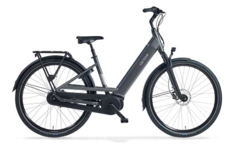 <p>Comfort en betrouwbaarheid staan centraal bij de Cortina E-Fello: de accu is stijlvol geïntegreerd in de slanke onderbuis, en de krachtige Bosch middenmotor zorgt ervoor dat je moeiteloos jezelf én je spullen vervoert.</p>